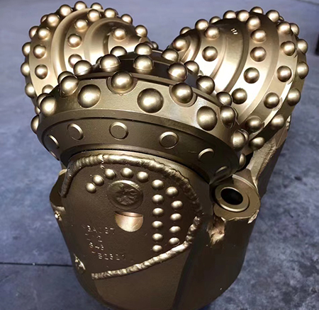 導孔鉆頭做好，發(fā)往河南礦山施工