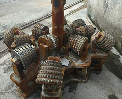 直徑3米、深208米通風(fēng)井完美貫通